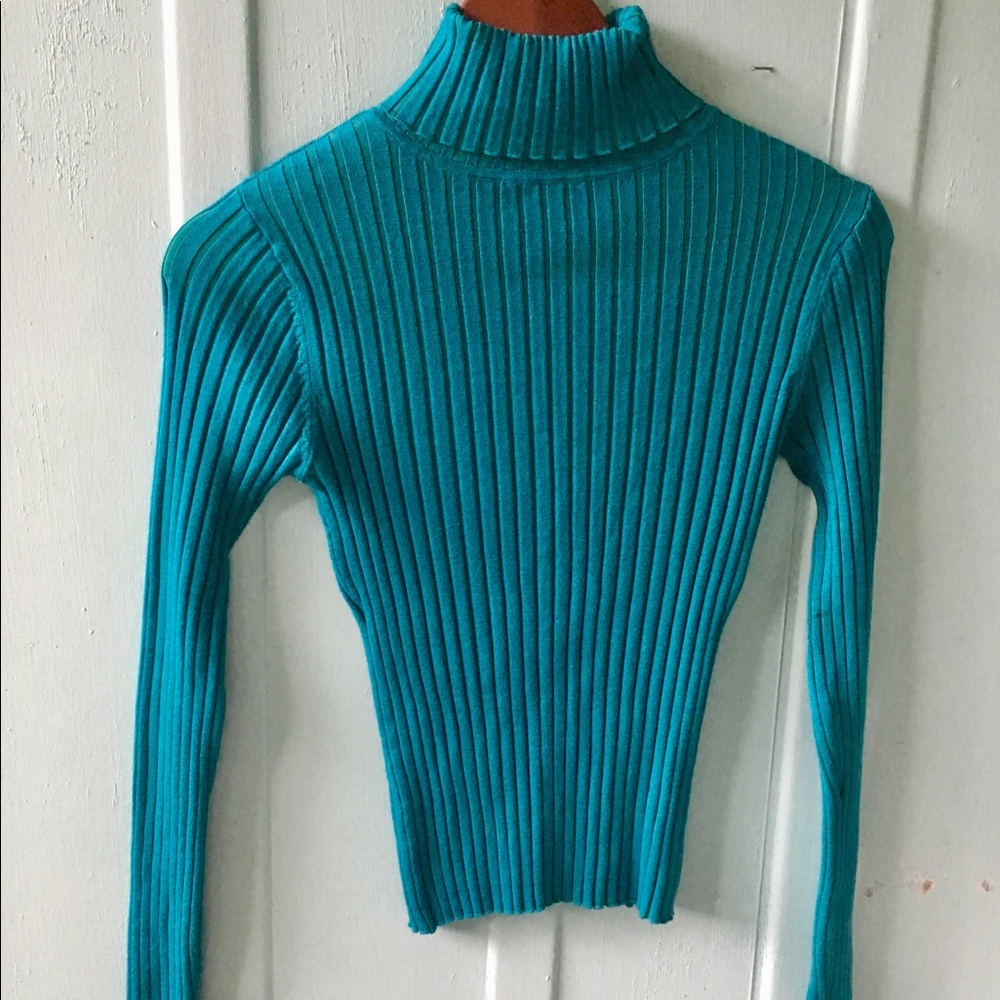 VTG Yvonne Marie Silk Blend Turtle Neck Top Small